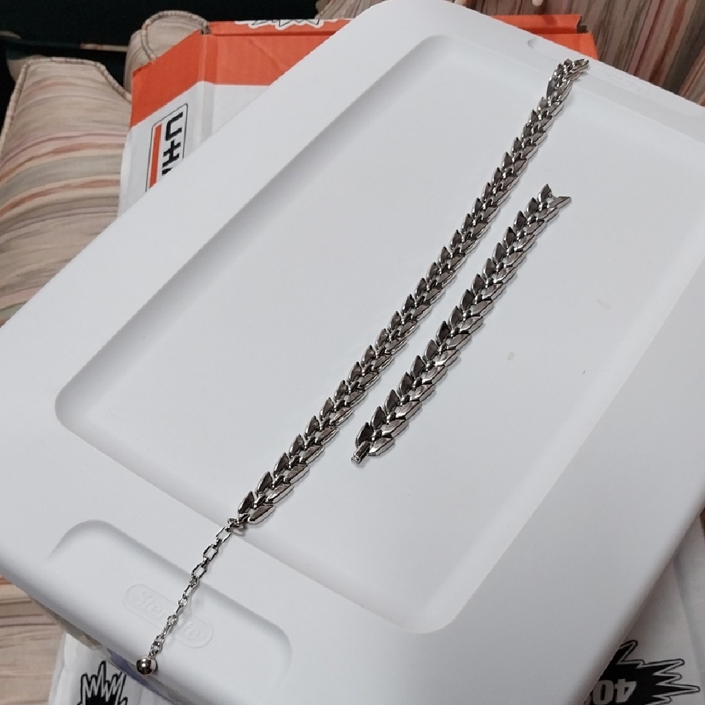 Vtg. Silver Tone Trifari Bracelet and Necklace Set